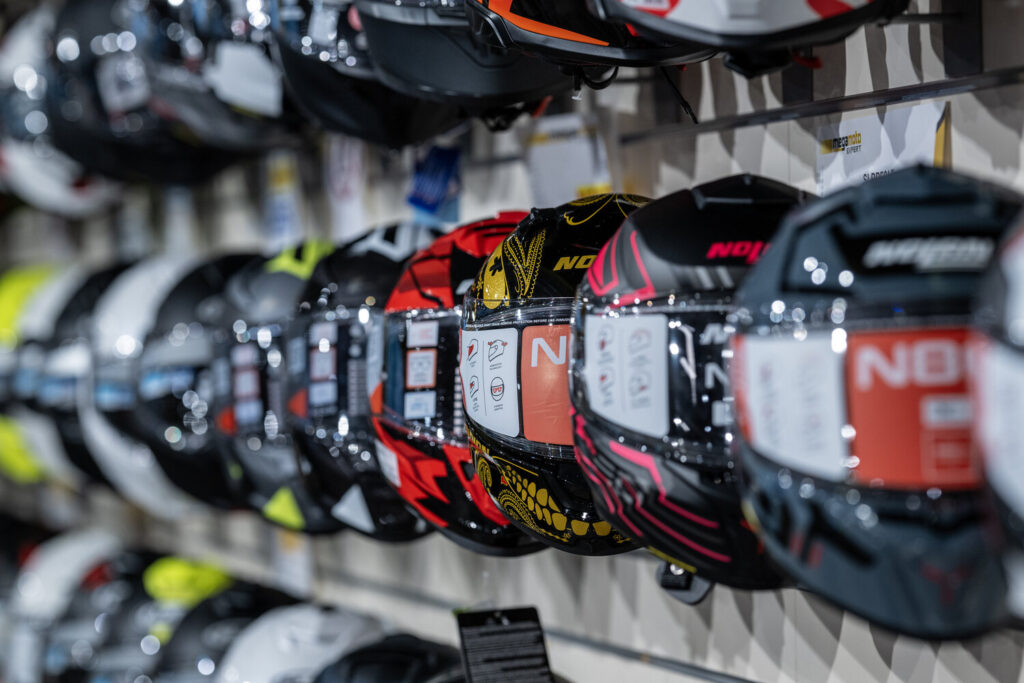 megamoto-foto-negozio-3