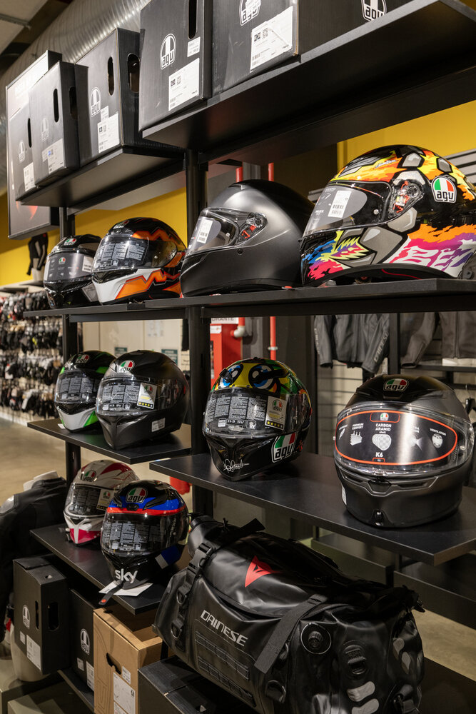 megamoto-foto-negozio-33