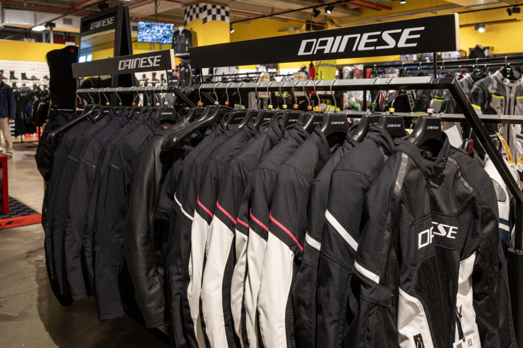 megamoto-foto-negozio-36