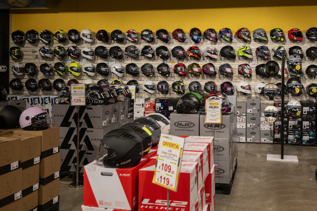 megamoto-foto-negozio-7